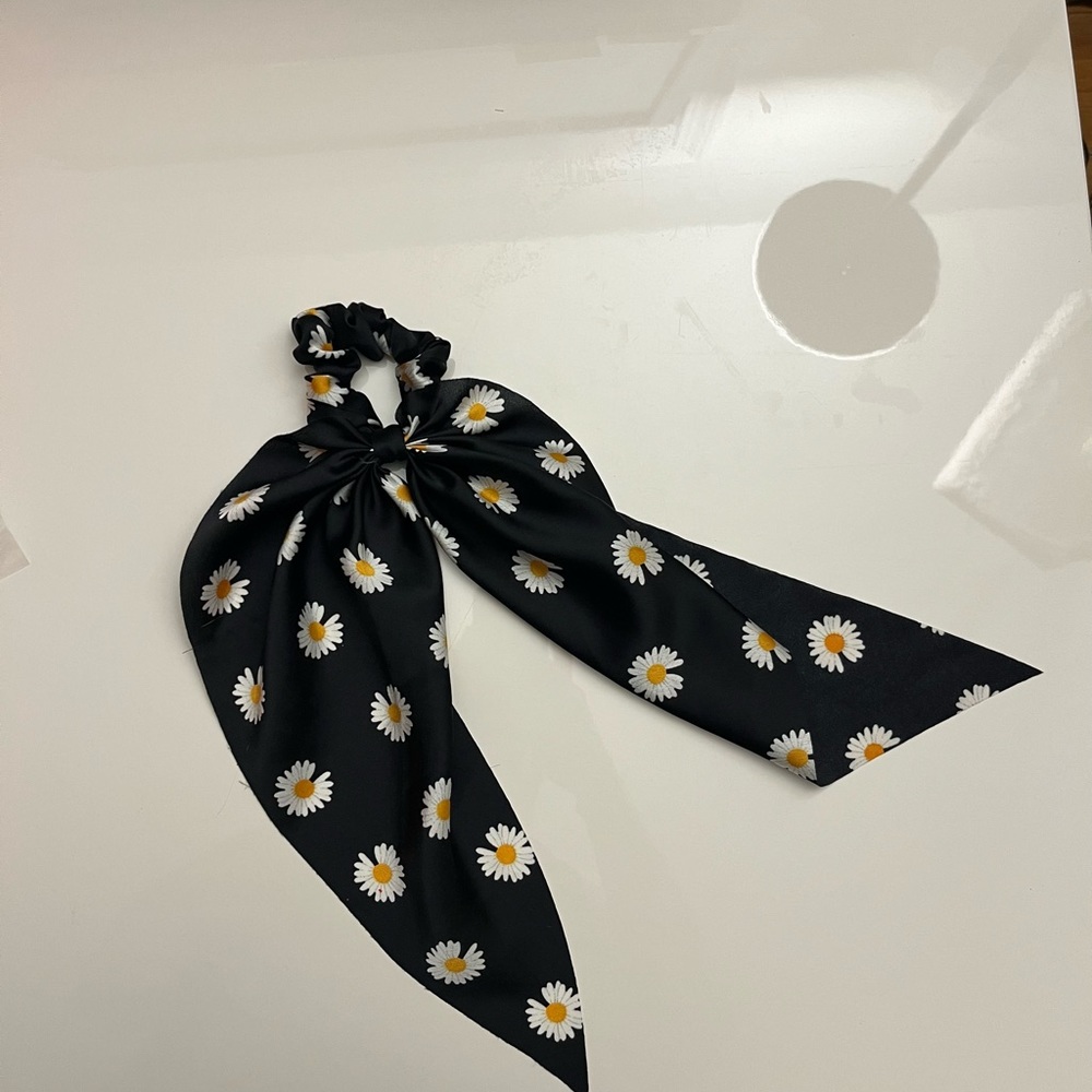 New hair tie scrunchy